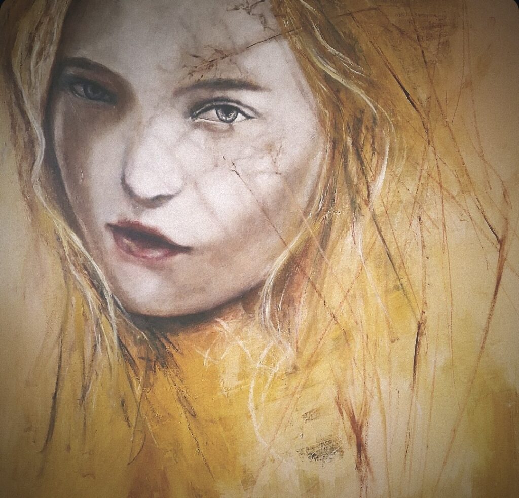 Gult portræt maleri malet med akryl og oliemaling. Kvindeportræt i abstrakt natur motiv med strå, der laver skygger i ansigtet. 100 x 100 cm. Portrættet er til salg. Maler portrætter på bestilling.