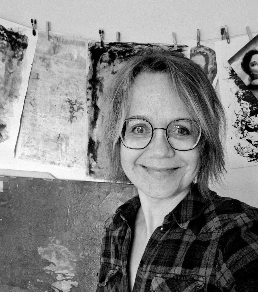Kontakt portraet foto kunstner mette kaergaard koelbaek kontaktside